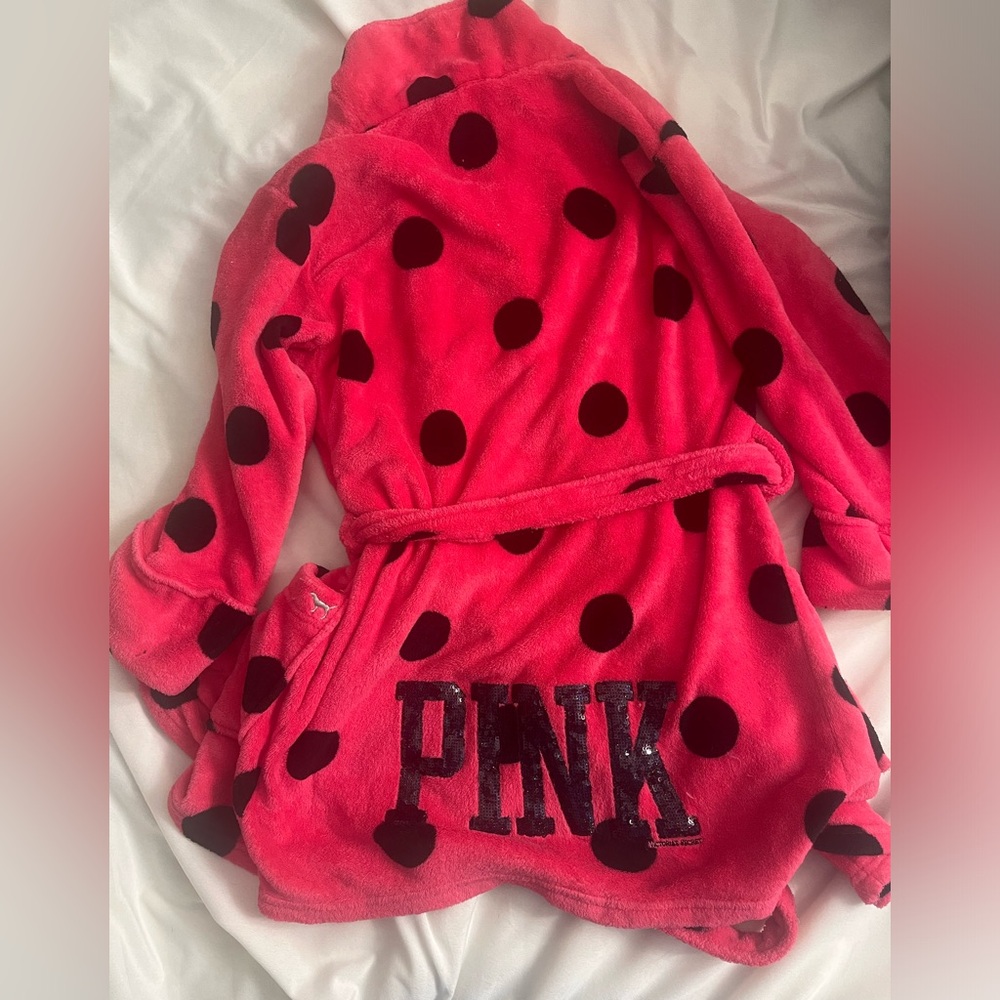 Pink Robe - Picture 2 of 3